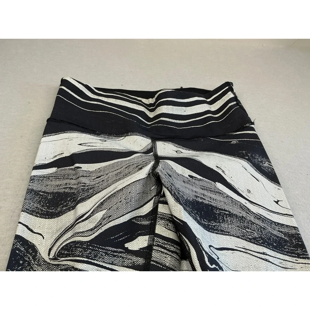 lululemon athletica preowned these